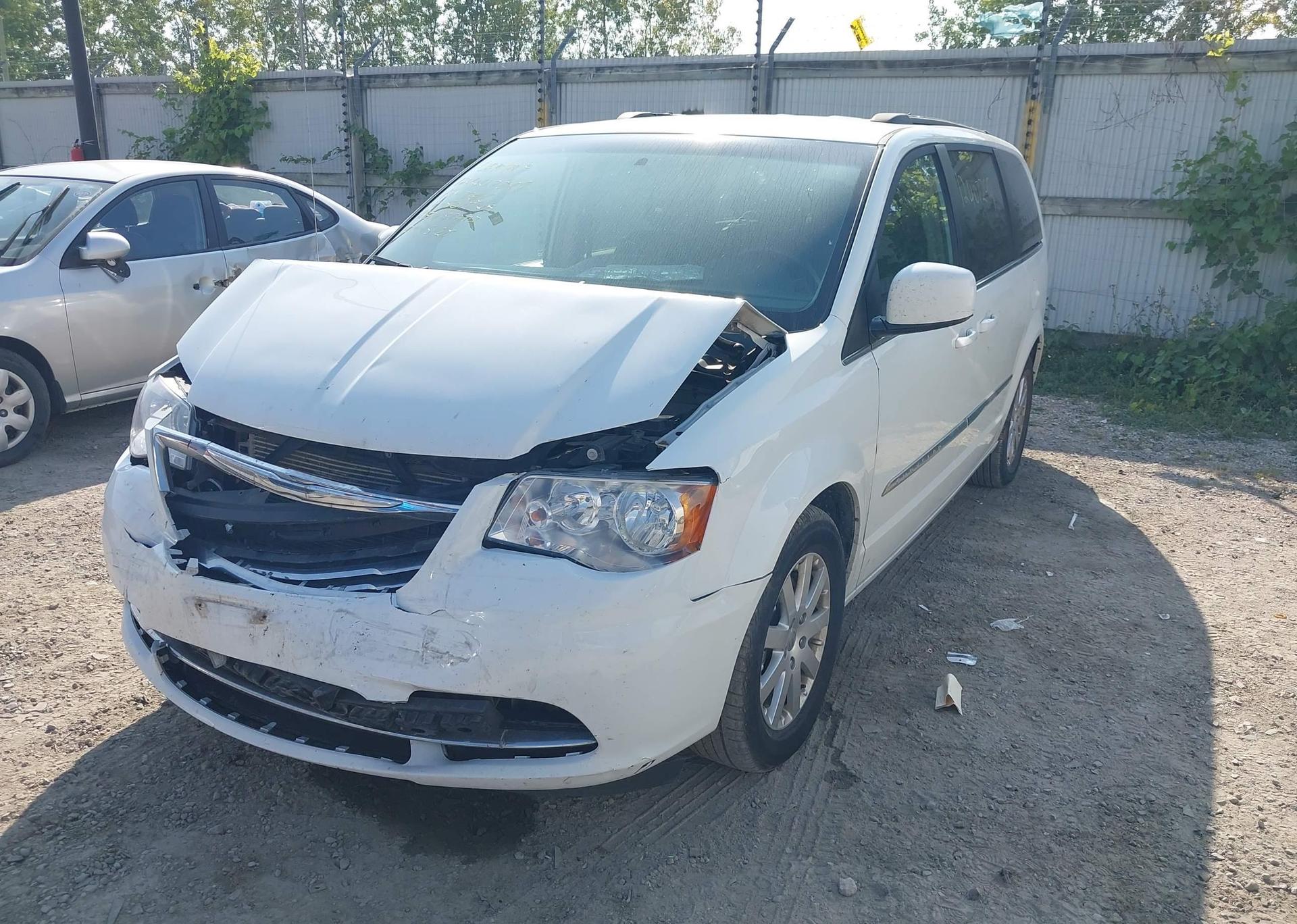 2015 CHRYSLER TOWN & COUNTRY TOURING
