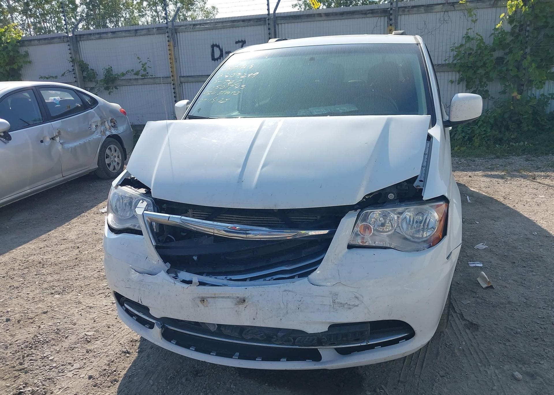 2015 CHRYSLER TOWN & COUNTRY TOURING