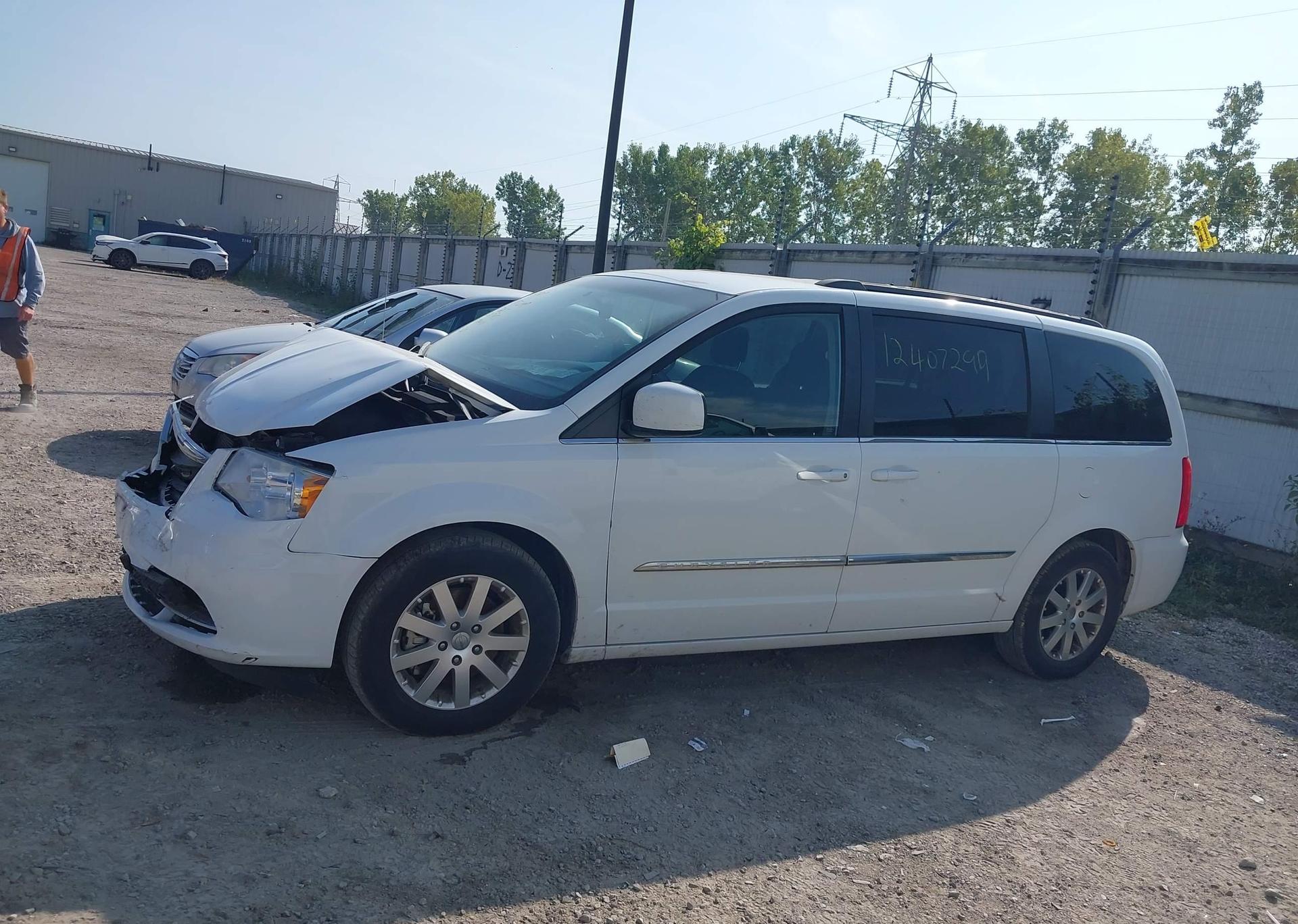 2015 CHRYSLER TOWN & COUNTRY TOURING