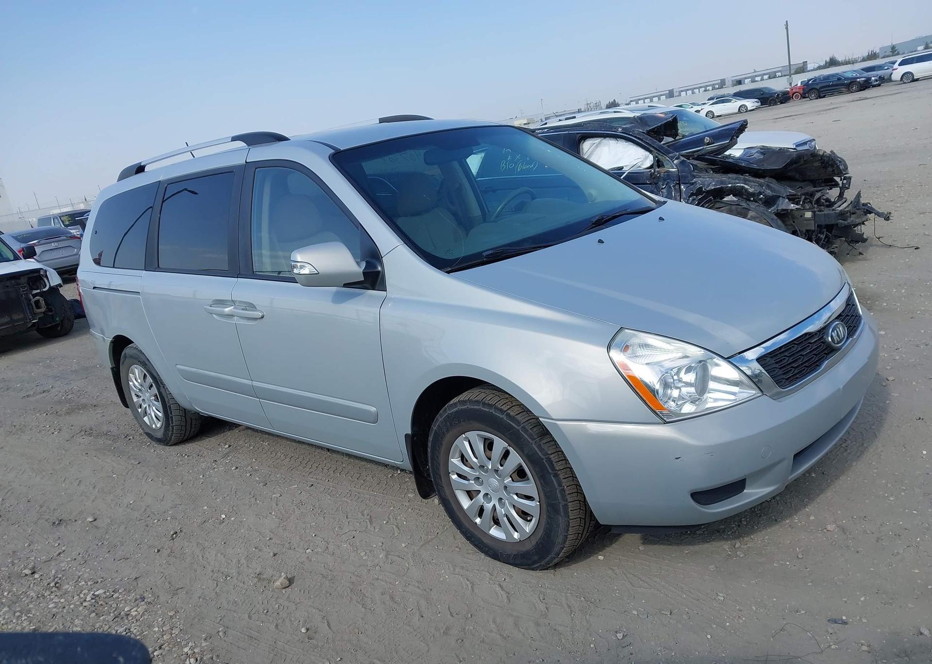 2012 KIA SEDONA LX