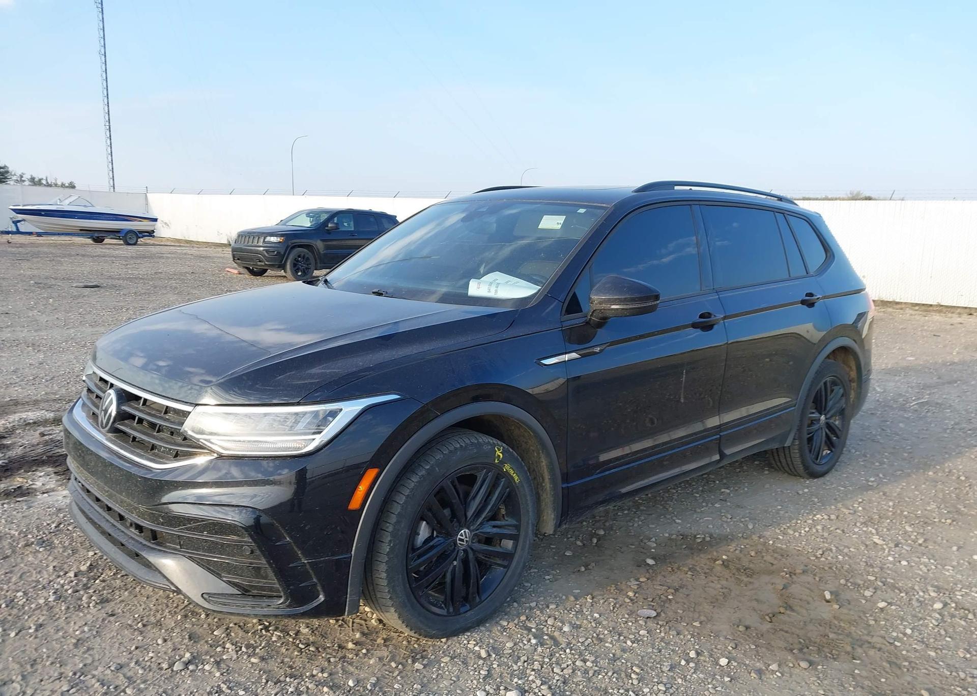 2022 VOLKSWAGEN TIGUAN SE R-LINE BLACK