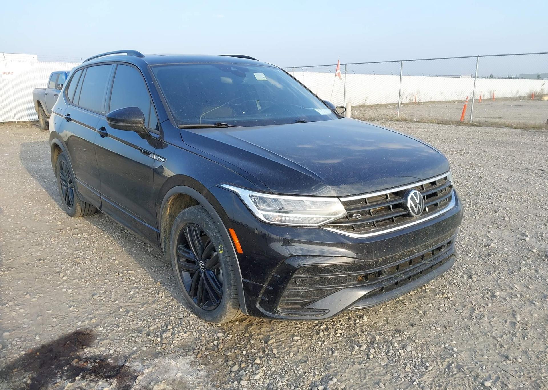 2022 VOLKSWAGEN TIGUAN SE R-LINE BLACK