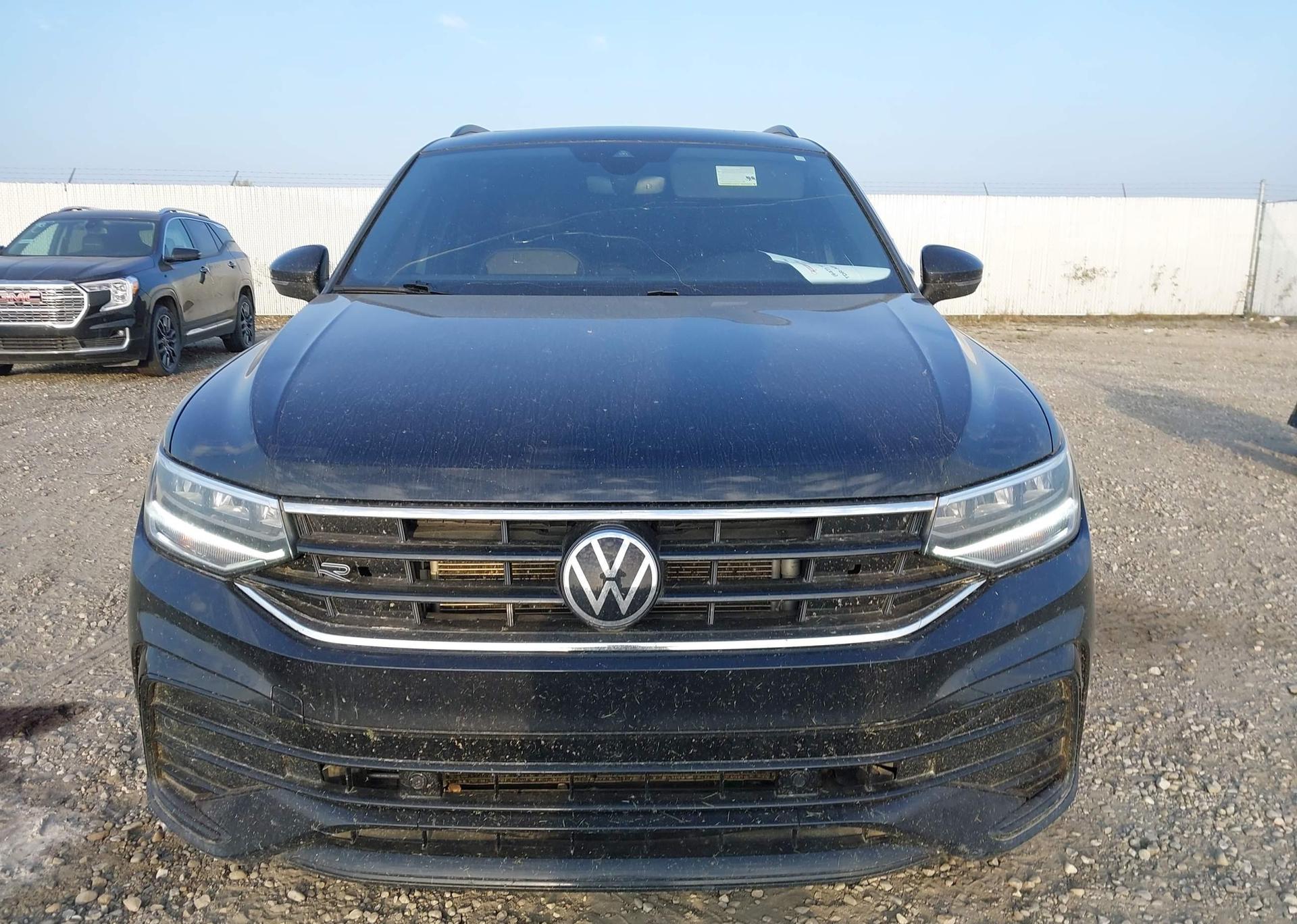 2022 VOLKSWAGEN TIGUAN SE R-LINE BLACK