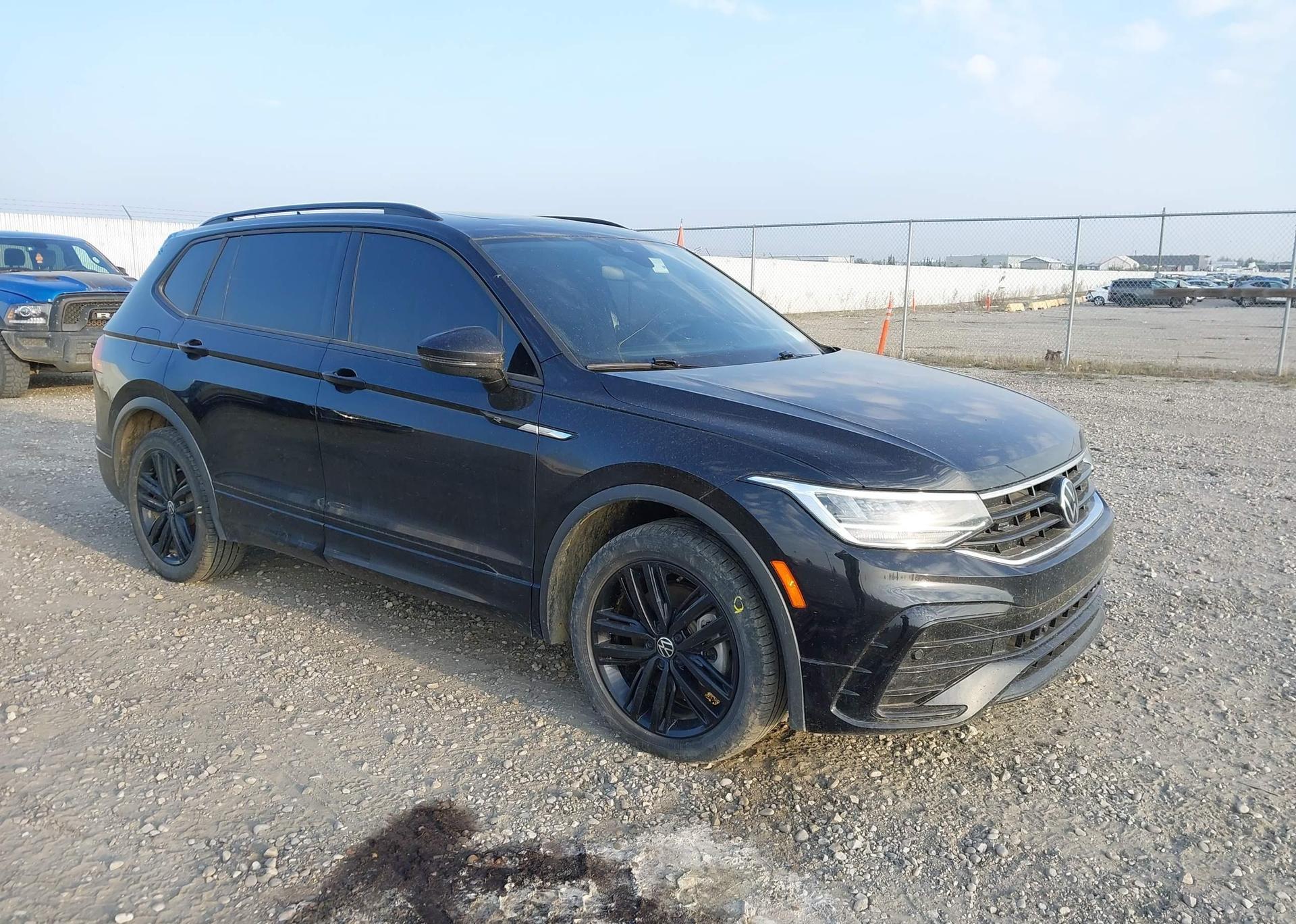 2022 VOLKSWAGEN TIGUAN SE R-LINE BLACK