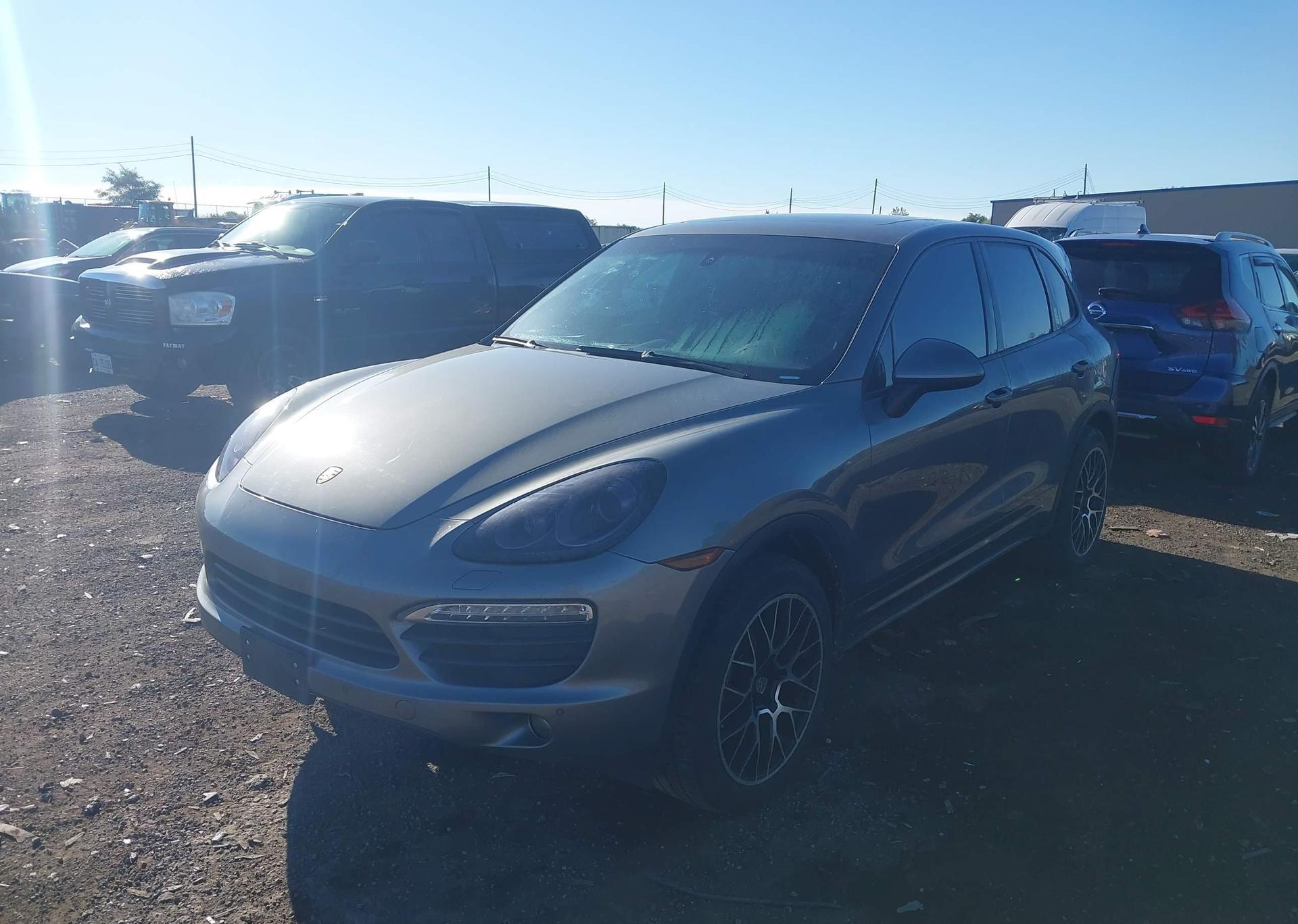2014 PORSCHE CAYENNE
