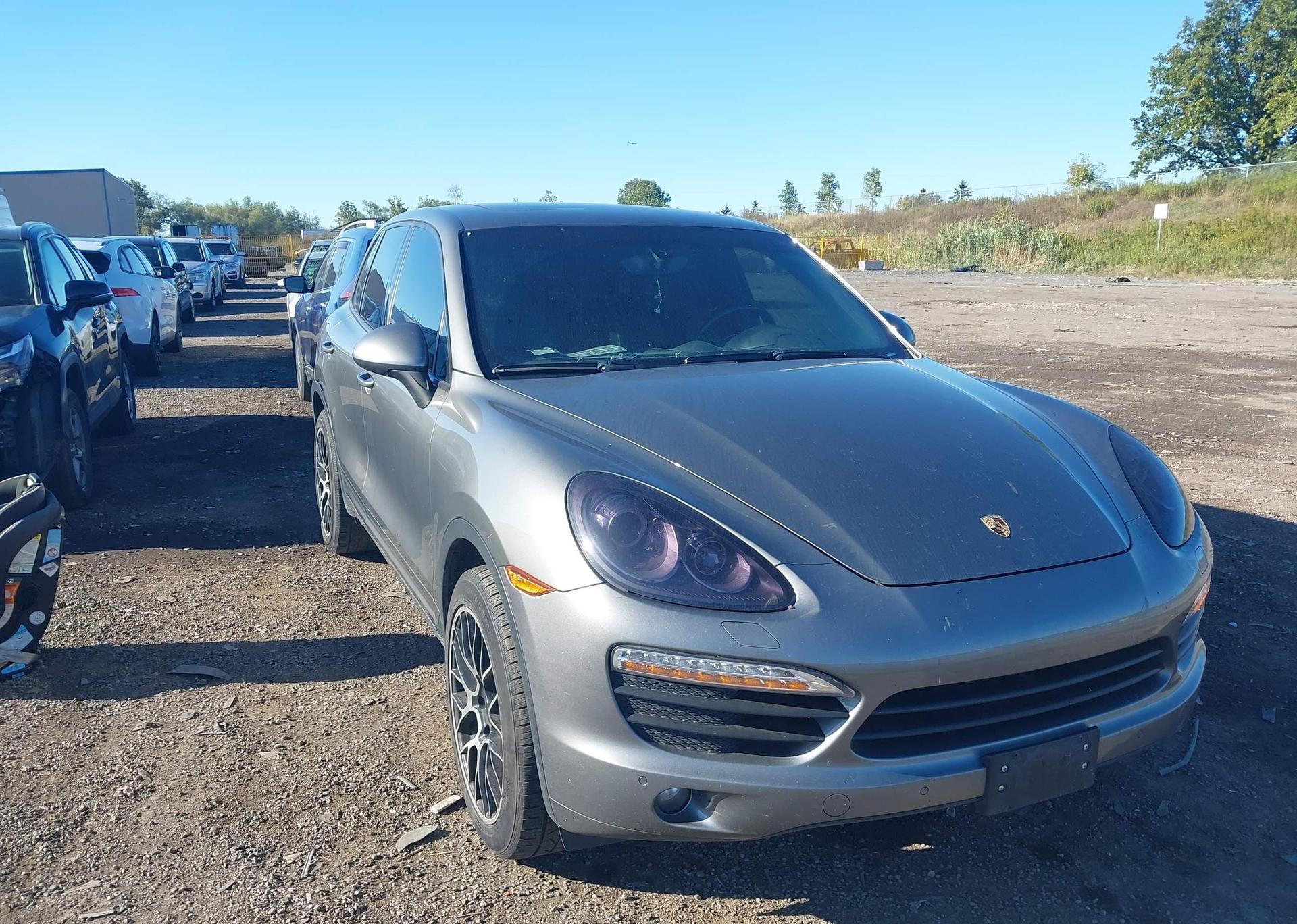 2014 PORSCHE CAYENNE