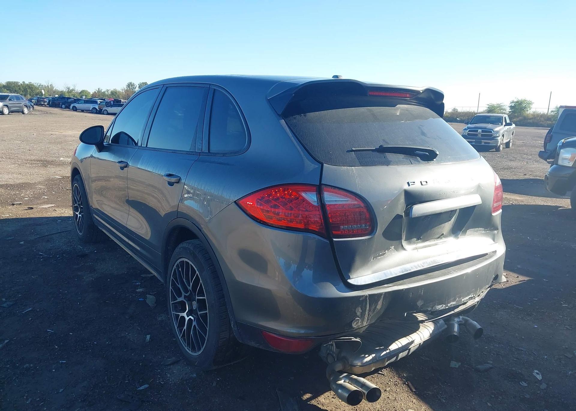 2014 PORSCHE CAYENNE