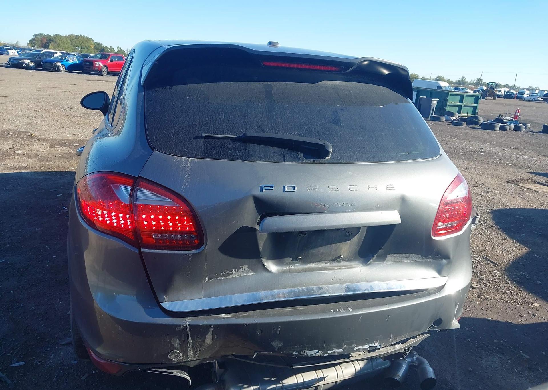 2014 PORSCHE CAYENNE