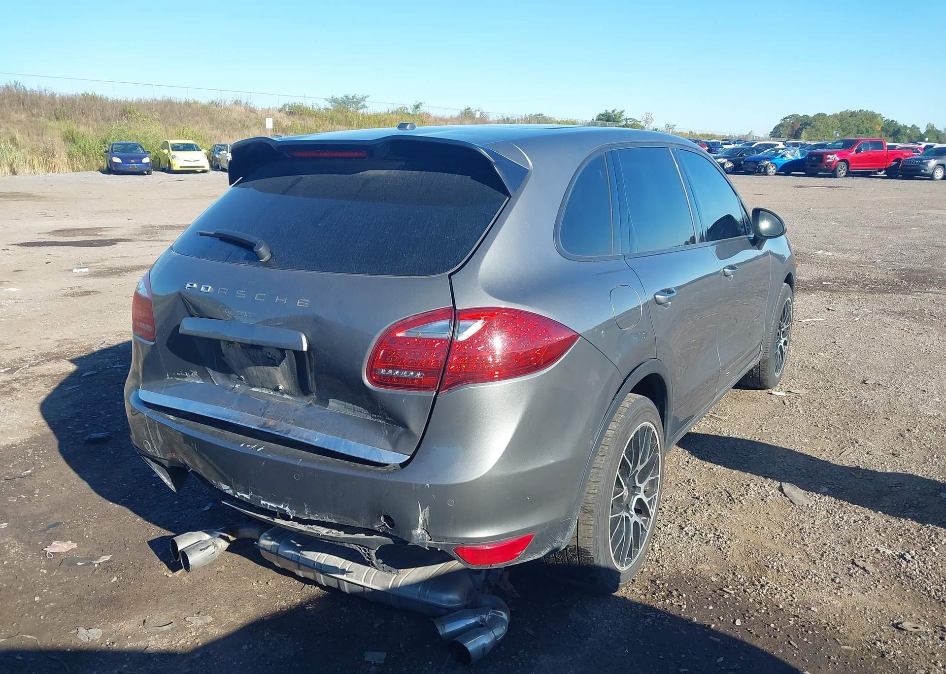 2014 PORSCHE CAYENNE