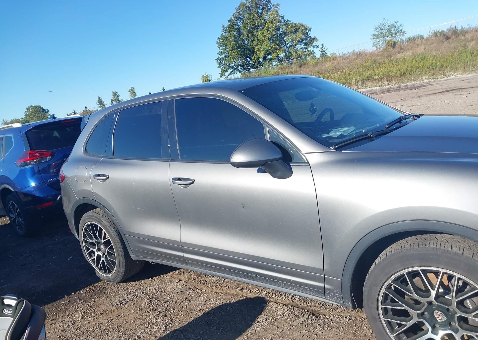 2014 PORSCHE CAYENNE