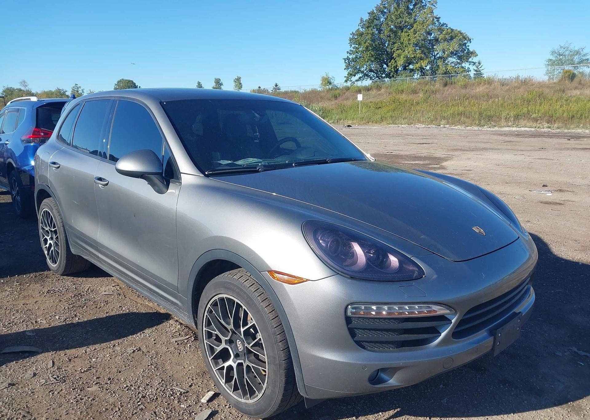 2014 PORSCHE CAYENNE