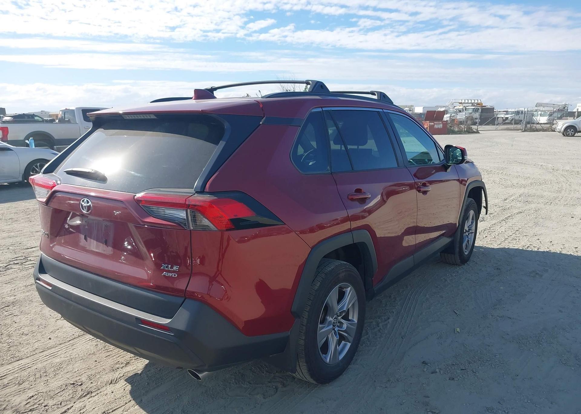 2023 TOYOTA RAV4 XLE