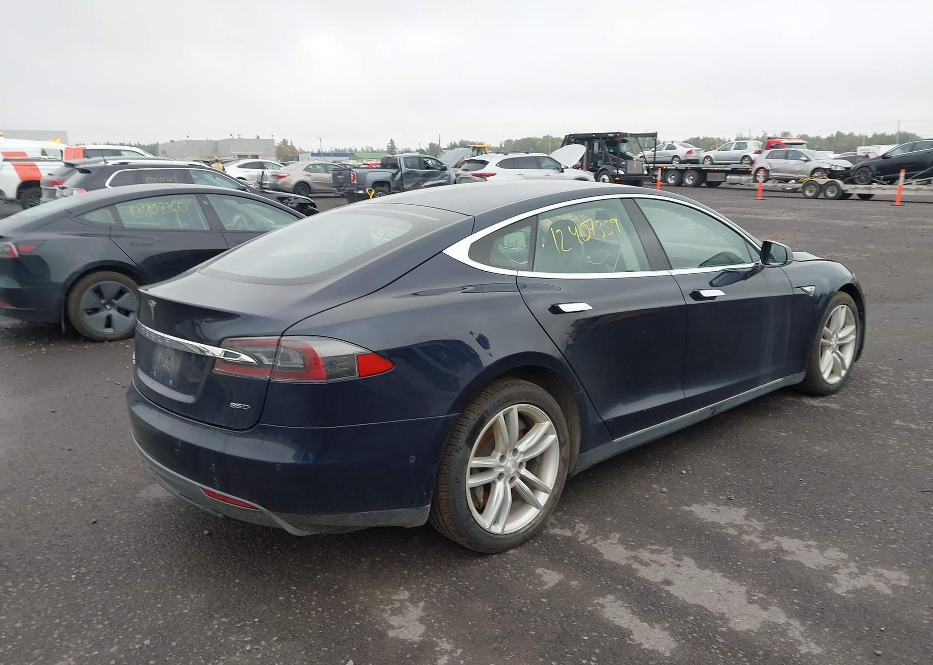 2015 TESLA Model S 85D