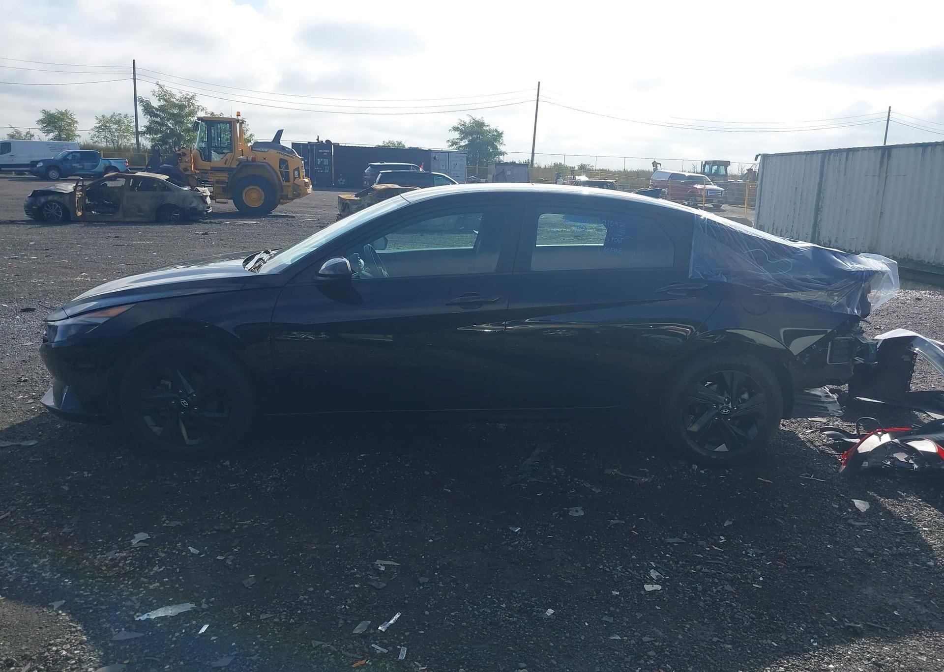 2023 HYUNDAI ELANTRA PREFERRED IVT