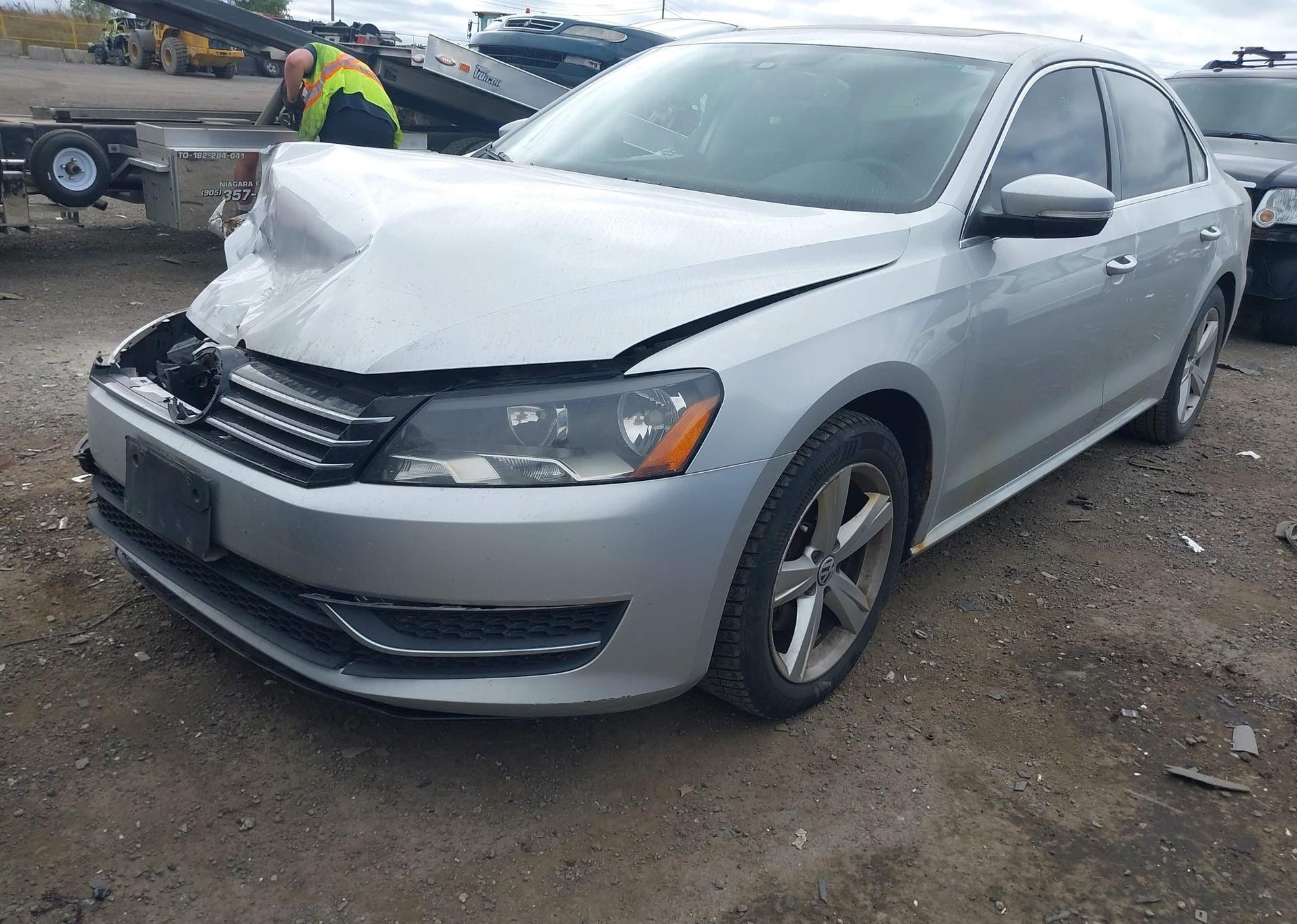 2013 VOLKSWAGEN PASSAT SE