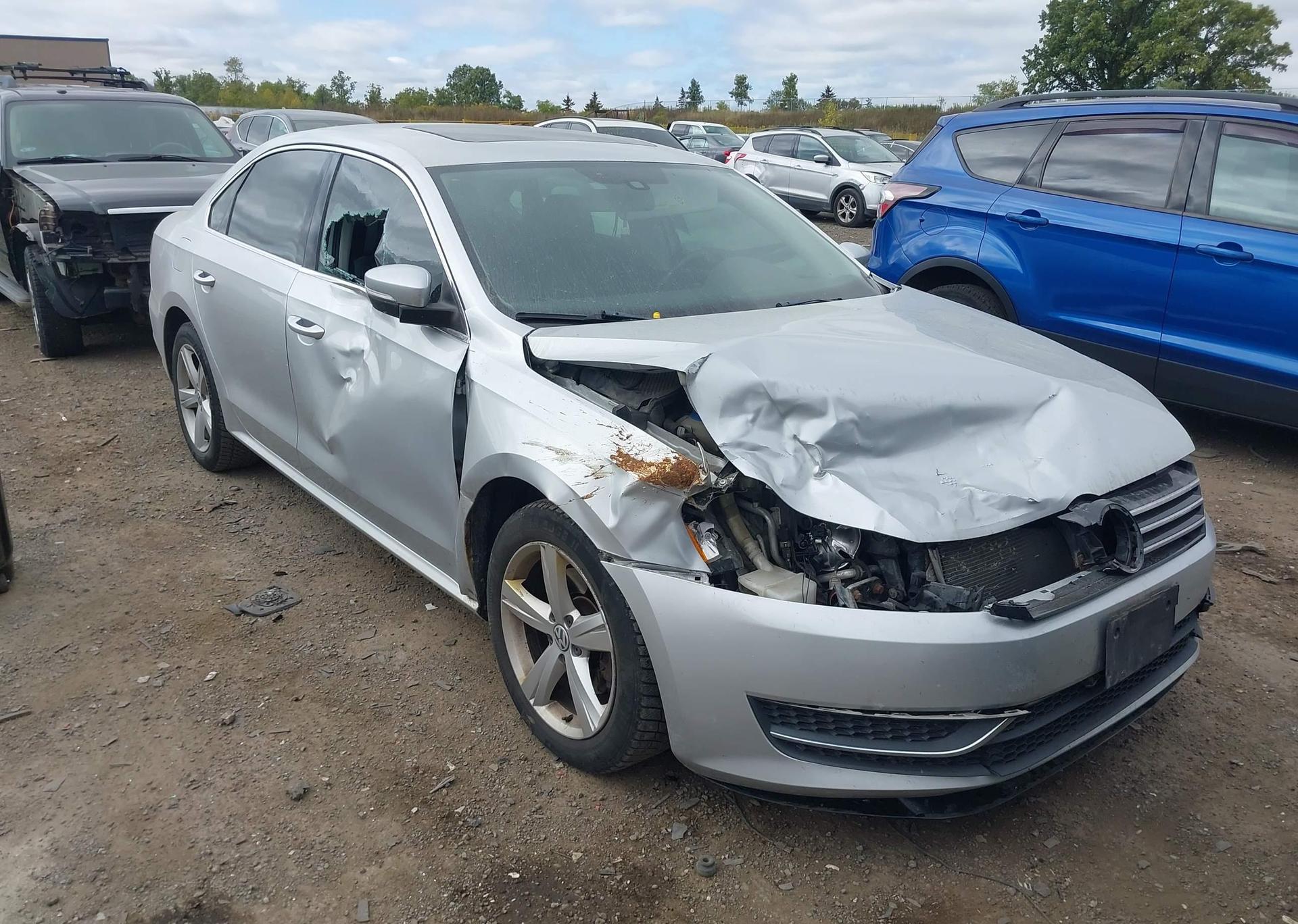 2013 VOLKSWAGEN PASSAT SE