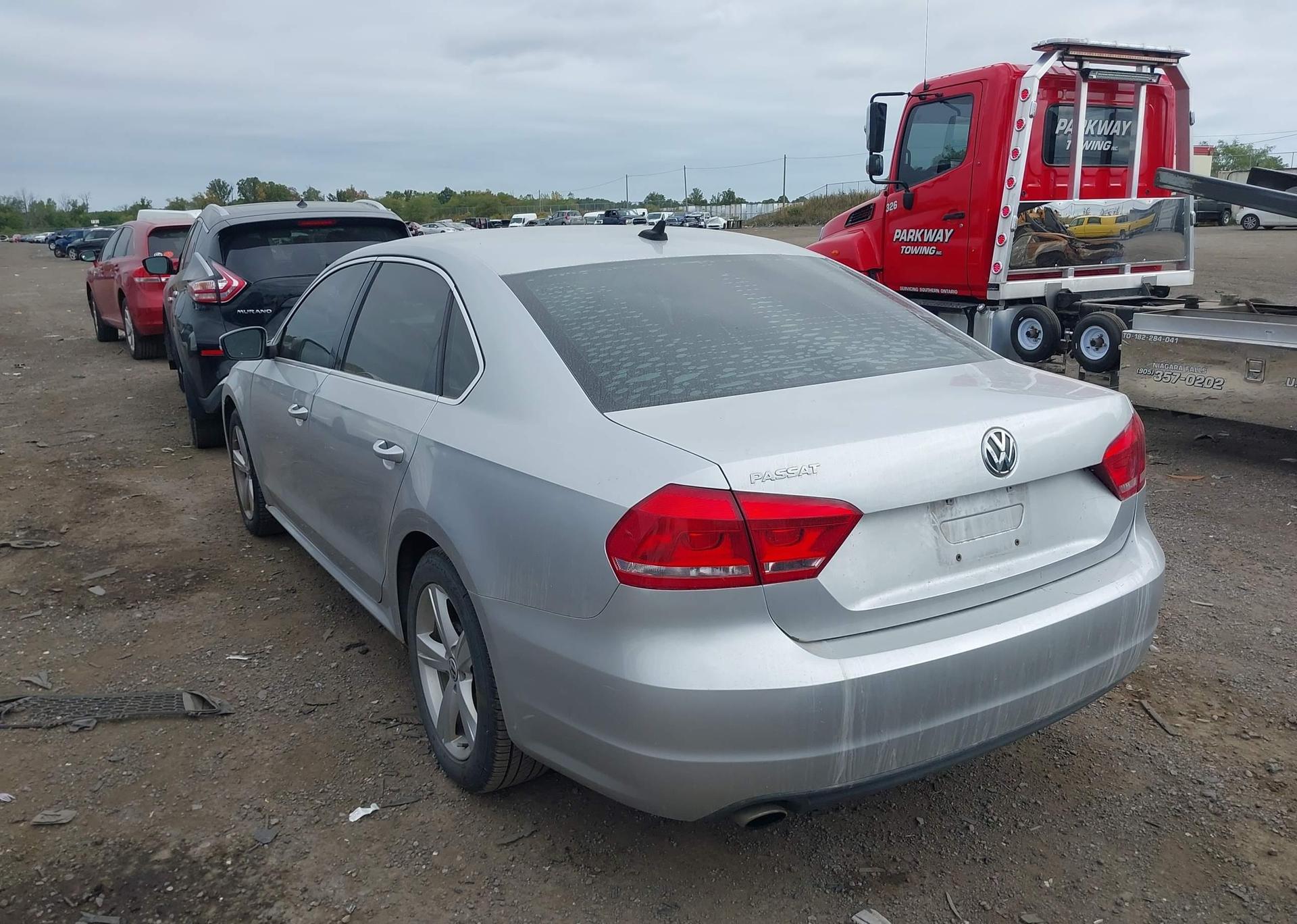 2013 VOLKSWAGEN PASSAT SE