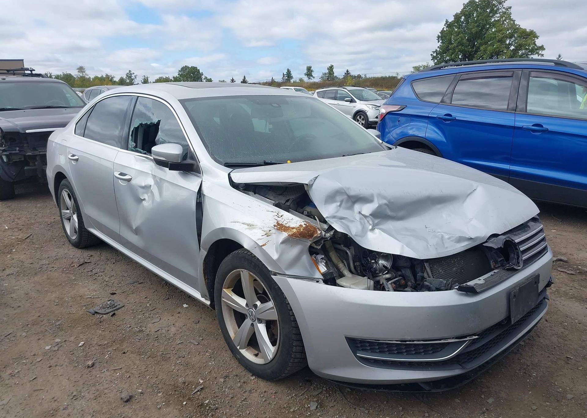 2013 VOLKSWAGEN PASSAT SE