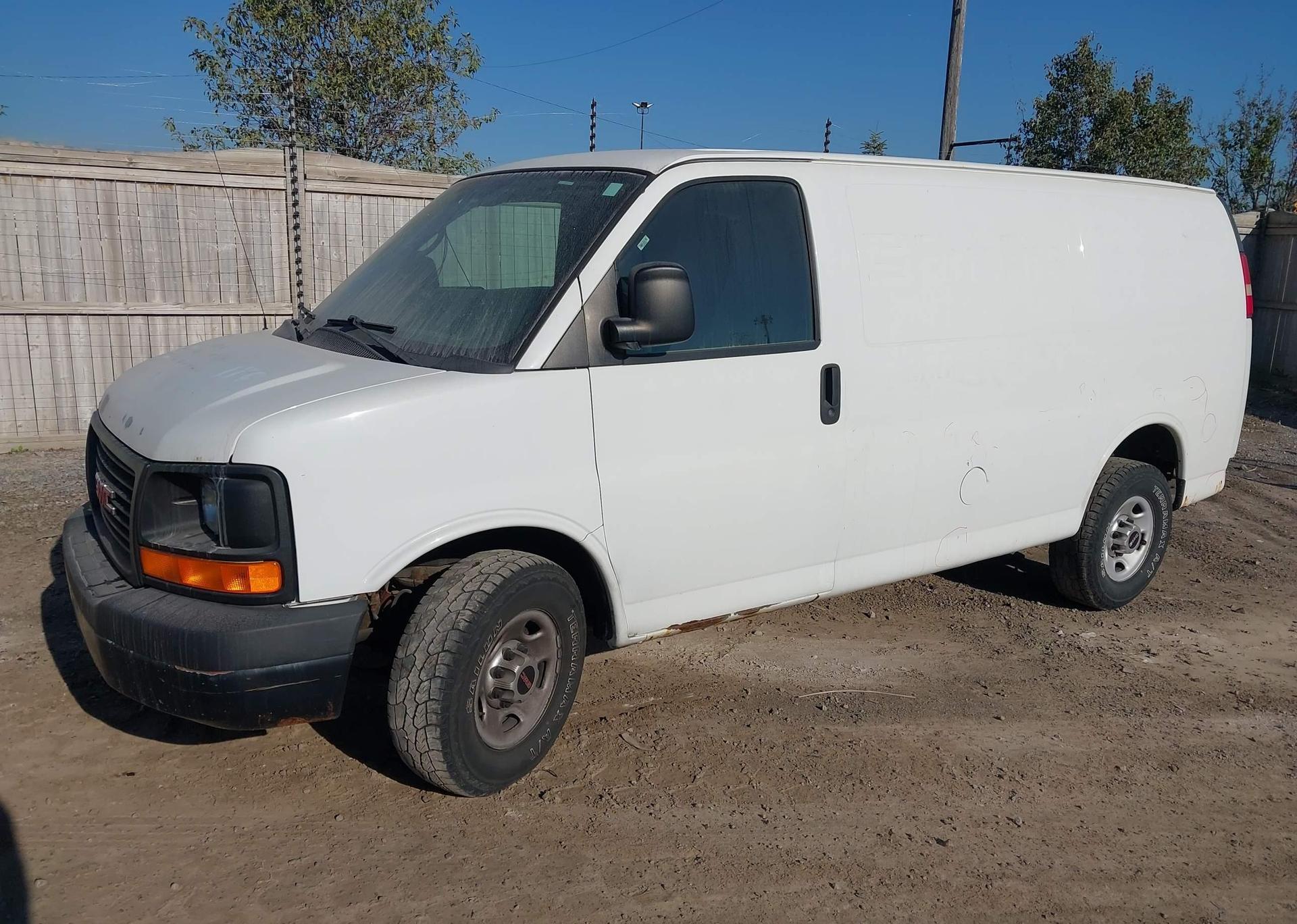 2011 GMC SAVANA 2500 STANDARD