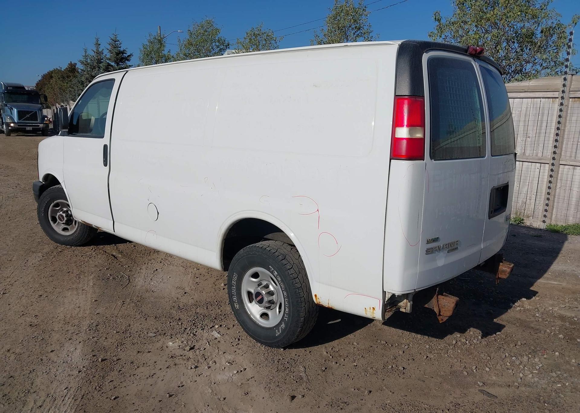 2011 GMC SAVANA 2500 STANDARD