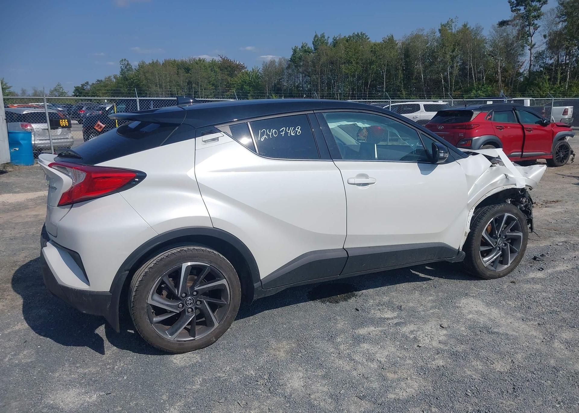 2022 TOYOTA C-HR LIMITED