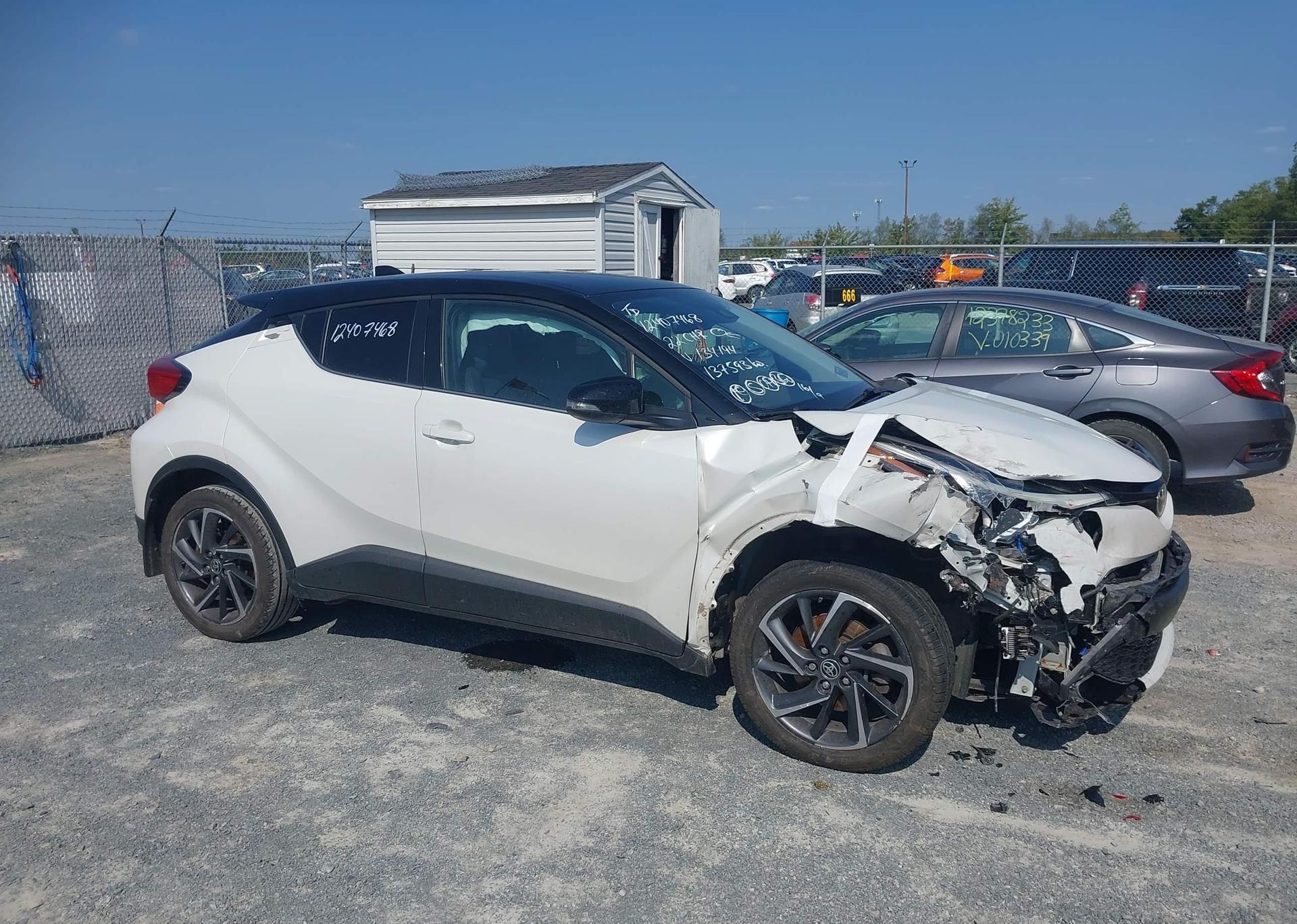 2022 TOYOTA C-HR LIMITED