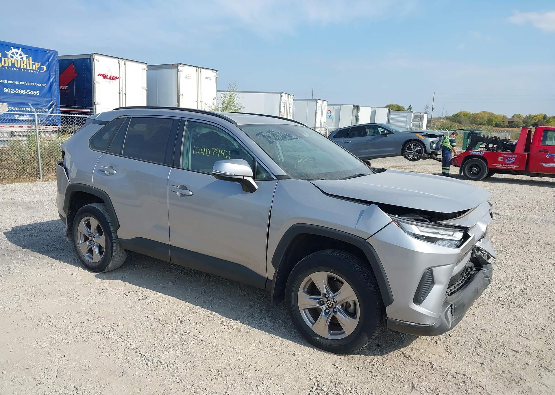 2022 TOYOTA RAV4 XLE