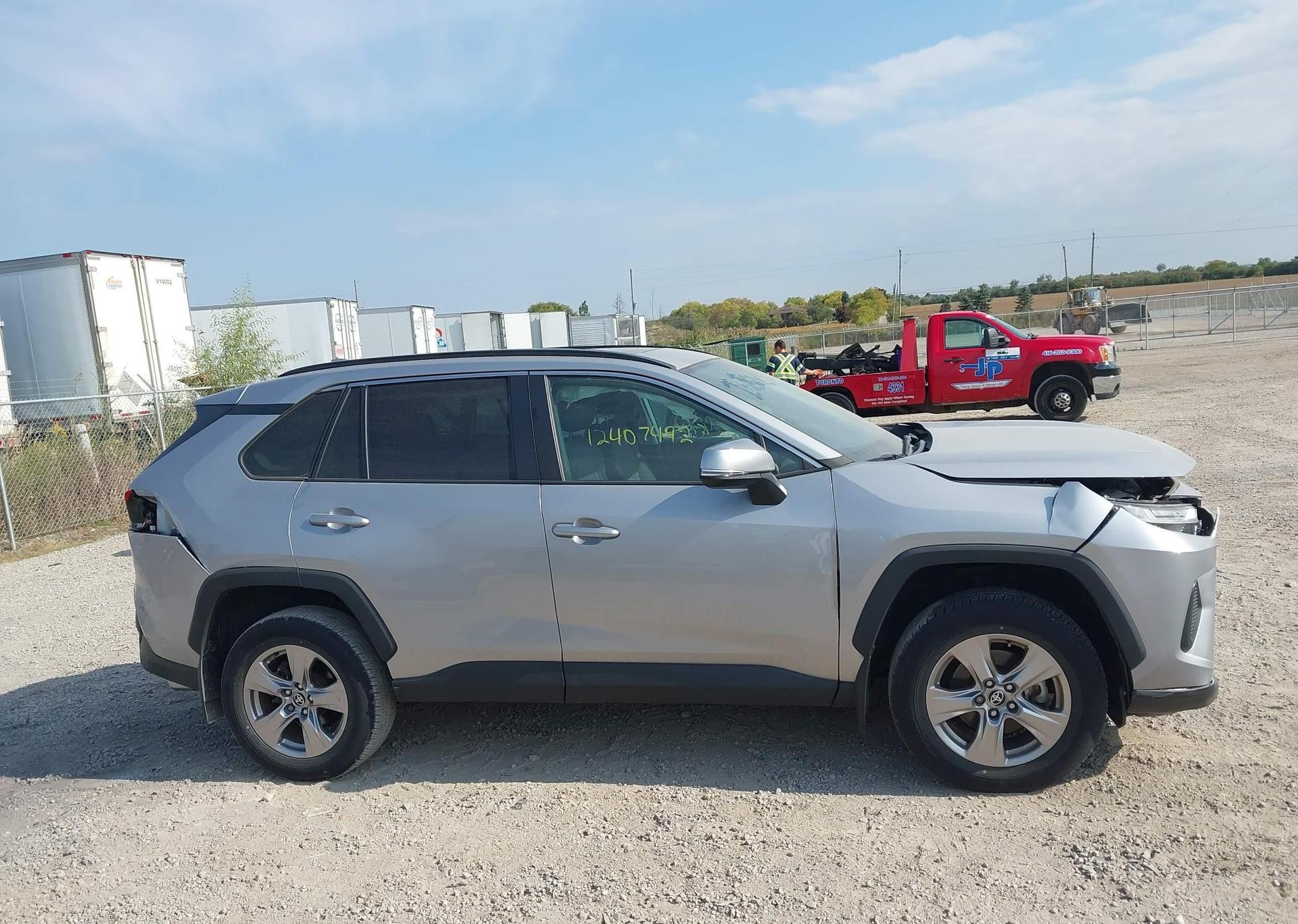 2022 TOYOTA RAV4 XLE