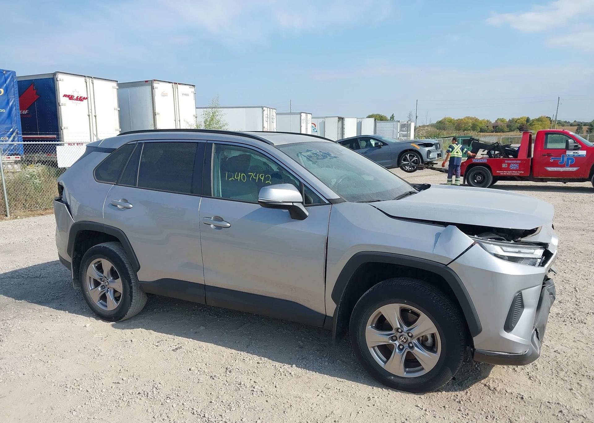 2022 TOYOTA RAV4 XLE