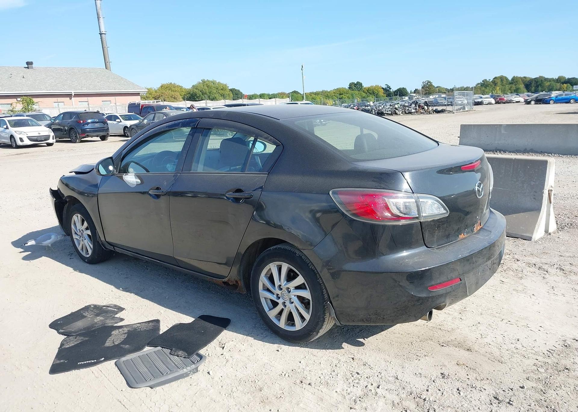 2013 MAZDA MAZDA3 GS-SKY