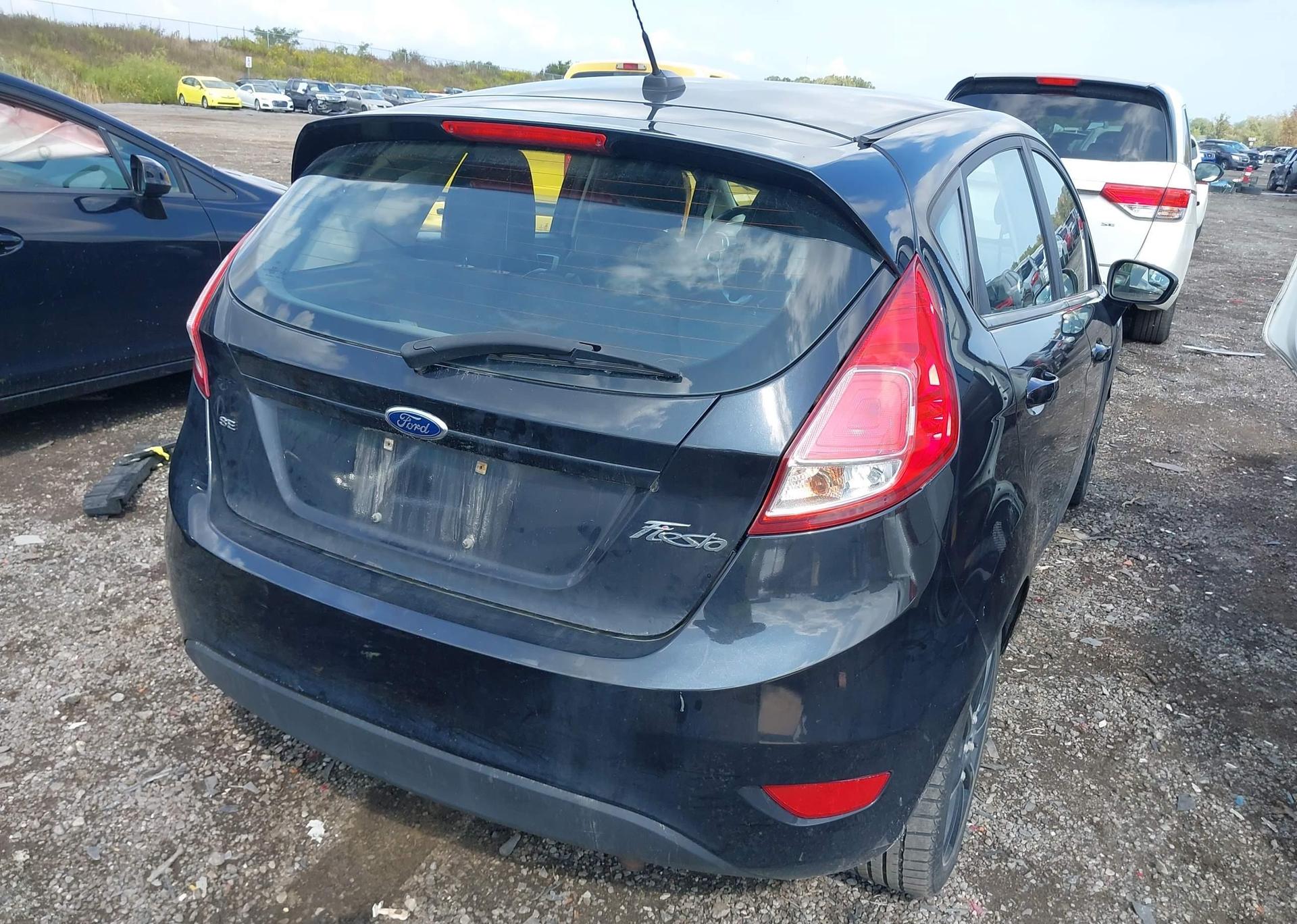 2015 FORD FIESTA SE