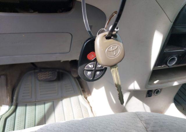 2013 TOYOTA SIENNA LE V6