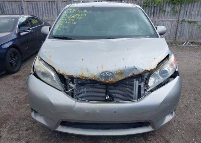 2013 TOYOTA SIENNA LE V6