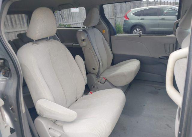 2013 TOYOTA SIENNA LE V6