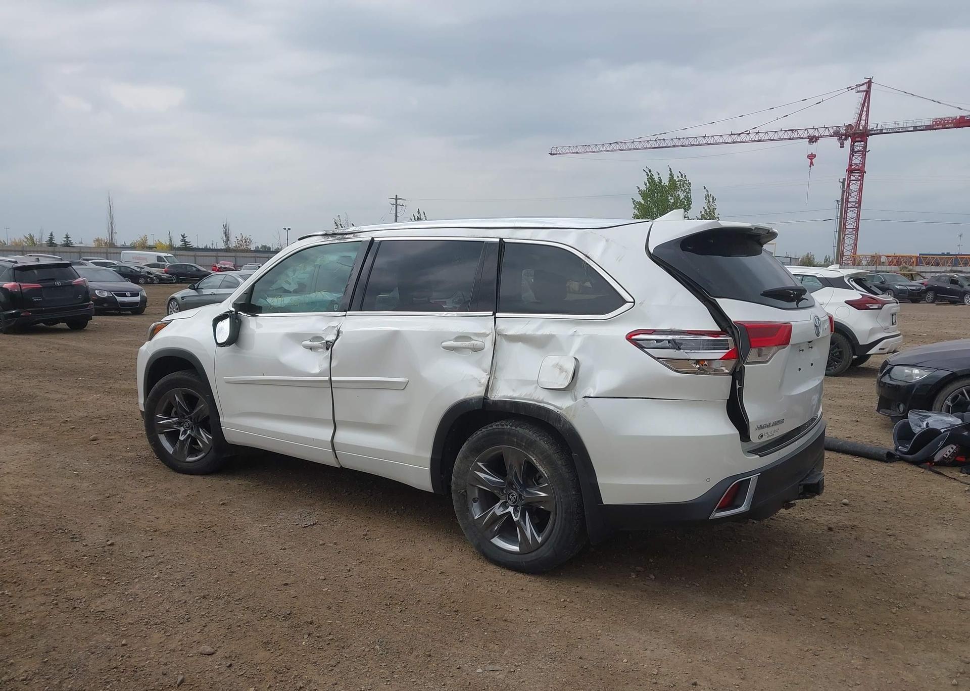 2019 TOYOTA HIGHLANDER LIMITED