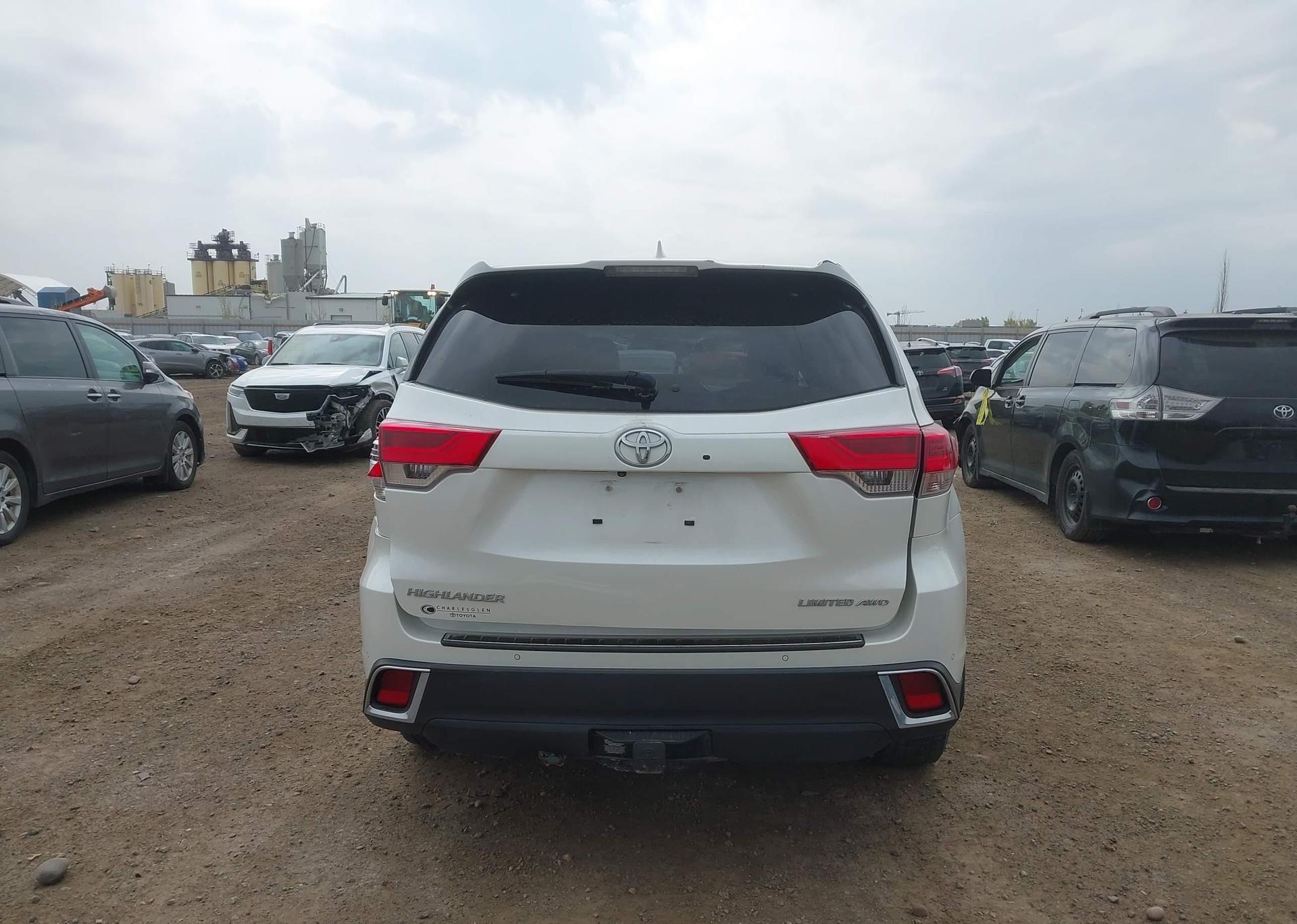 2019 TOYOTA HIGHLANDER LIMITED