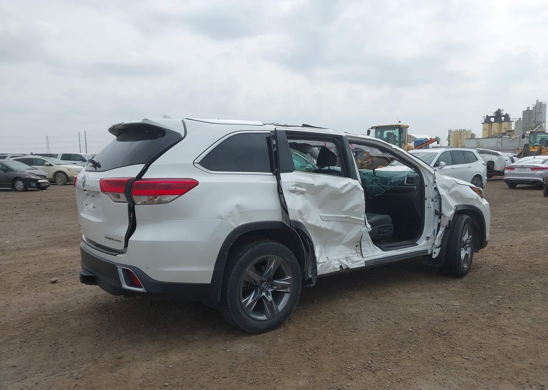 2019 TOYOTA HIGHLANDER LIMITED