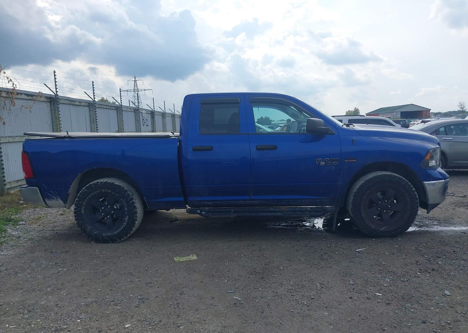 2016 RAM 1500 SLT