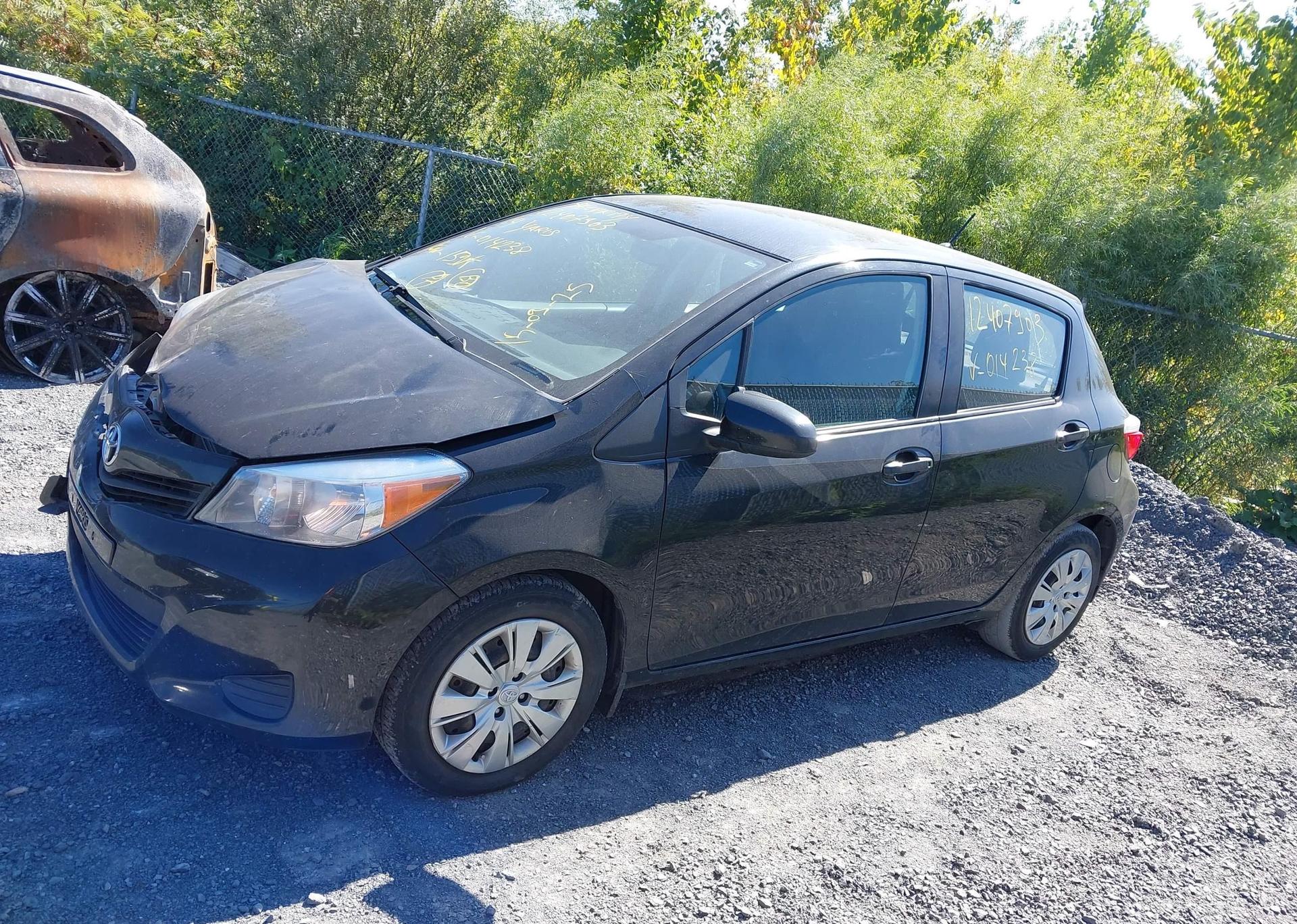 2014 TOYOTA YARIS LE