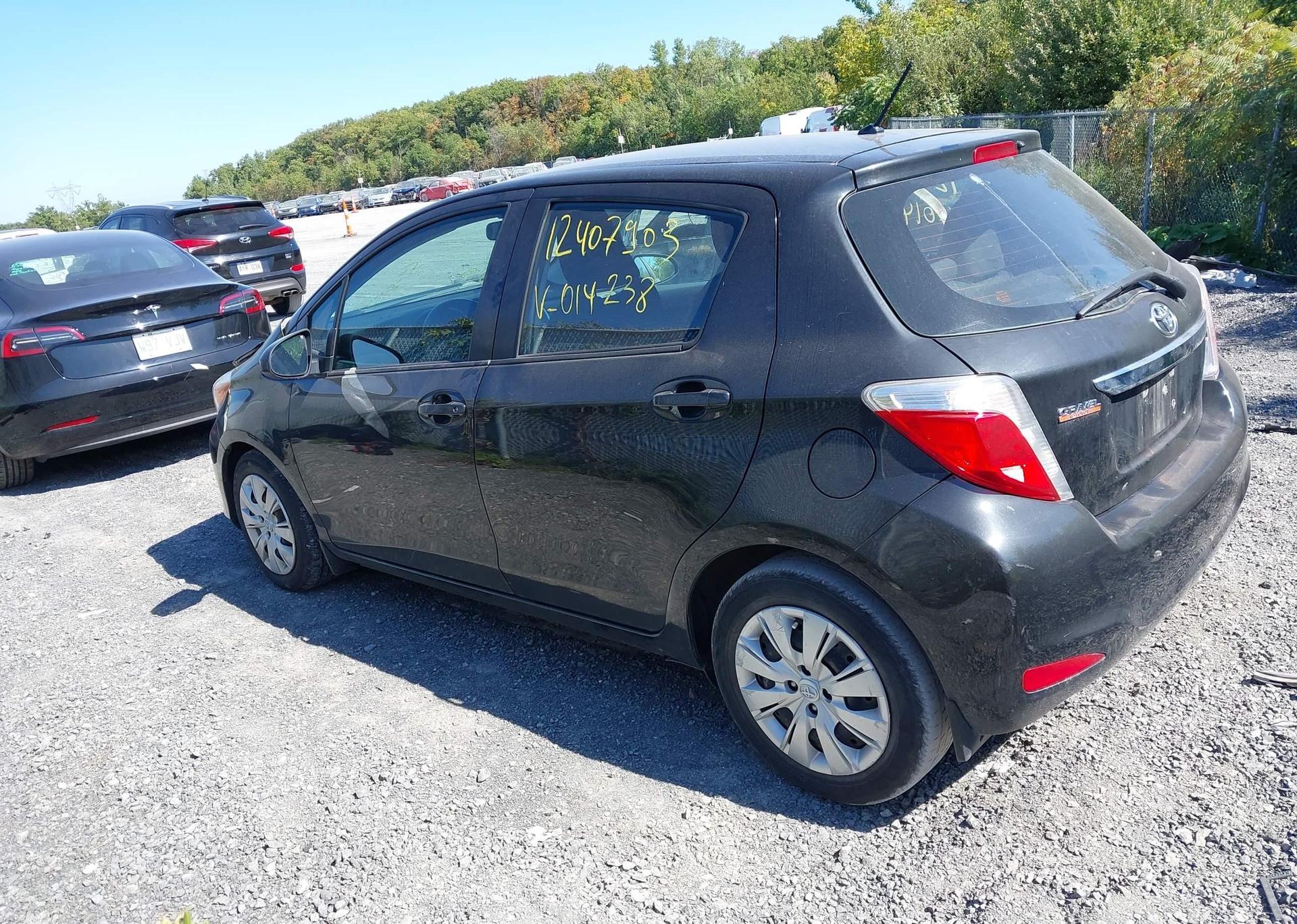 2014 TOYOTA YARIS LE