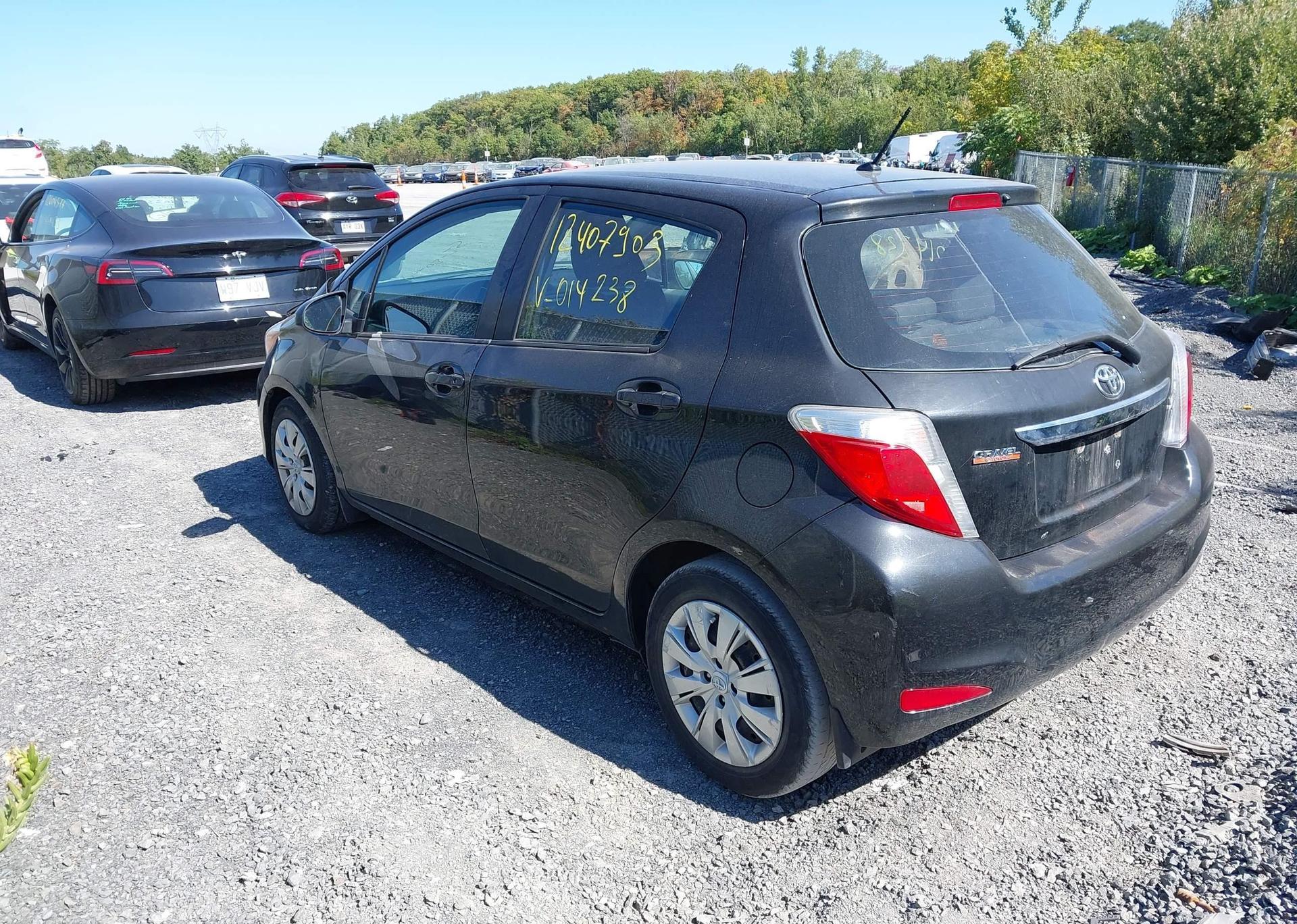 2014 TOYOTA YARIS LE