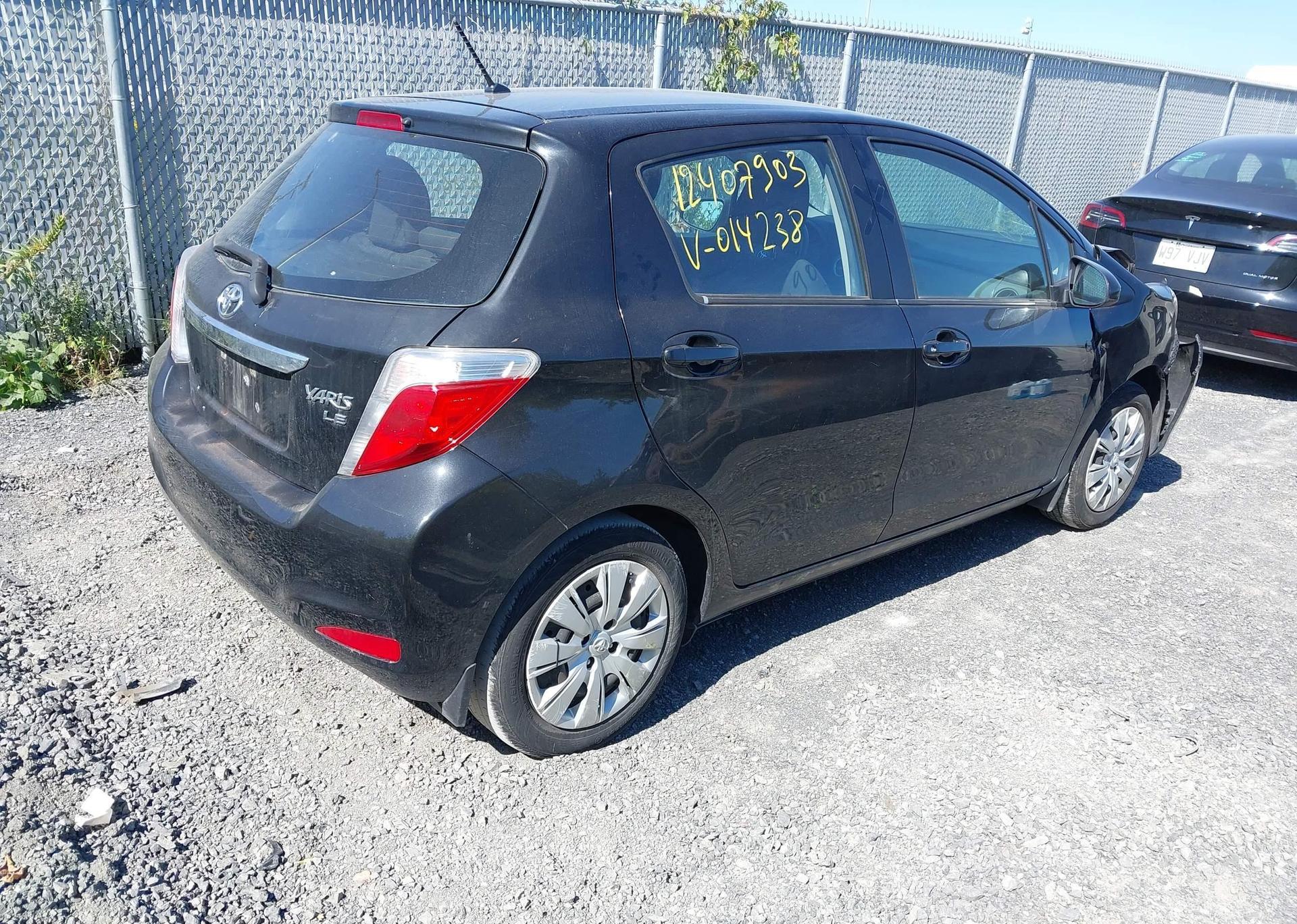 2014 TOYOTA YARIS LE