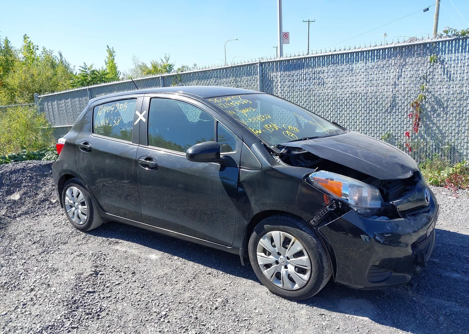 2014 TOYOTA YARIS LE
