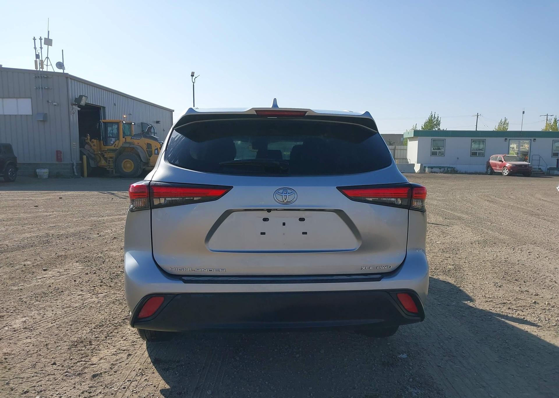 2022 TOYOTA highlander xle