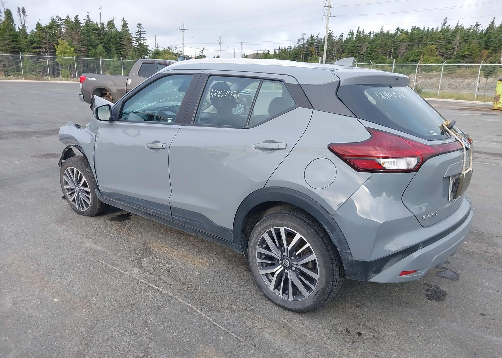 2021 NISSAN KICKS SV