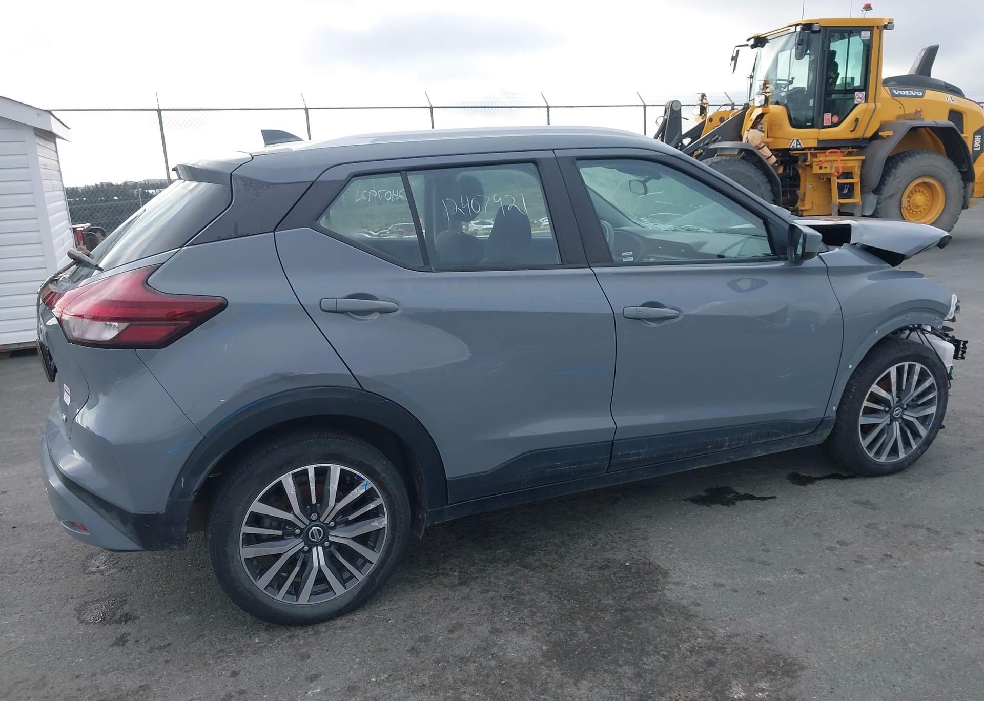 2021 NISSAN KICKS SV