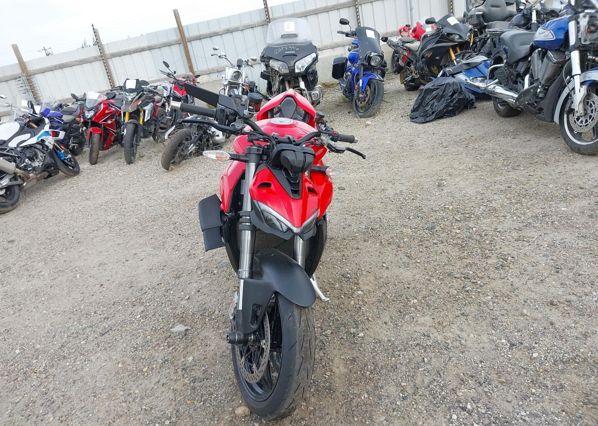 2023 DUCATI STREETFIGHTER V4