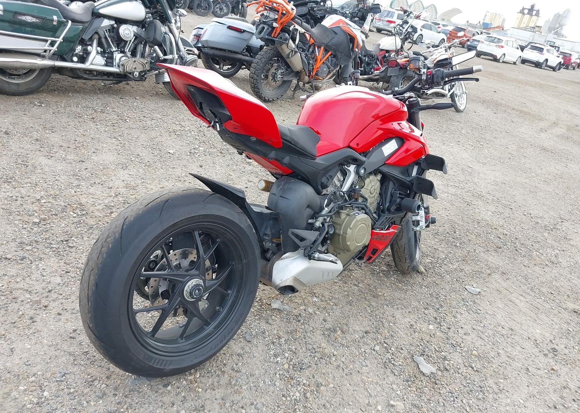 2023 DUCATI STREETFIGHTER V4