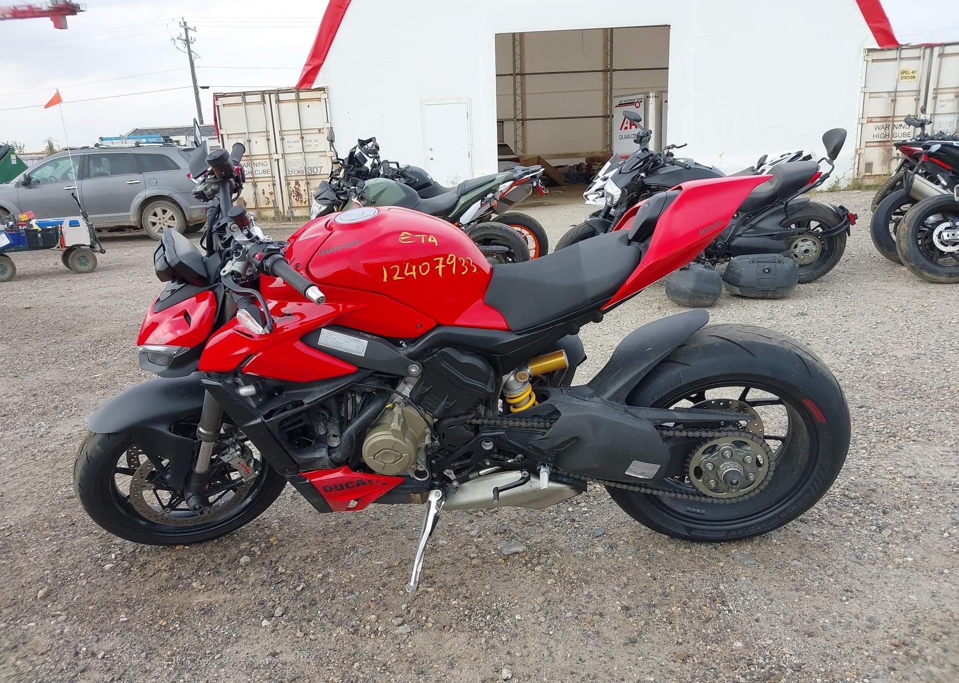 2023 DUCATI STREETFIGHTER V4