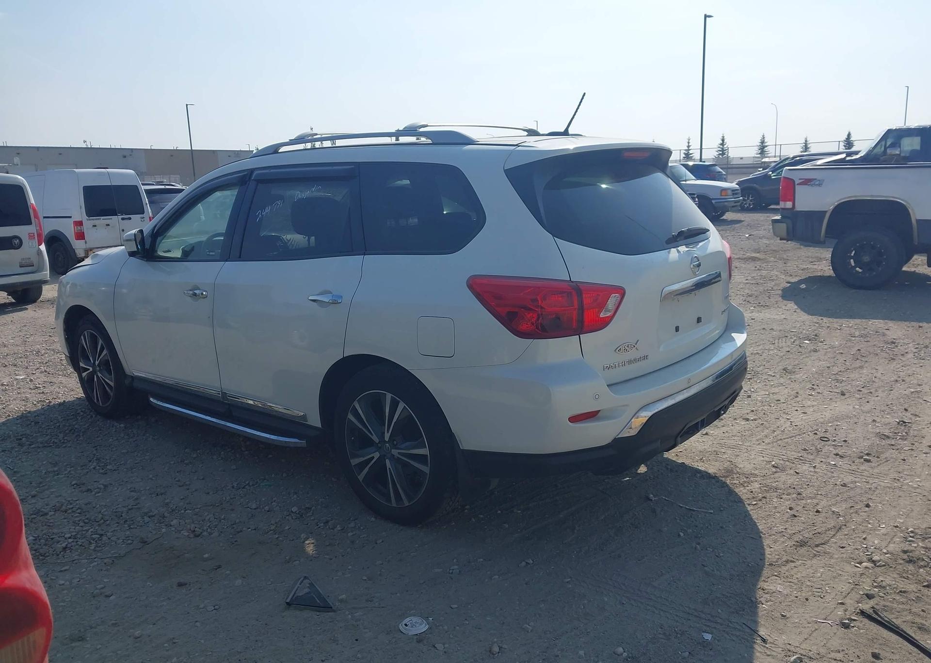 2018 NISSAN PATHFINDER S